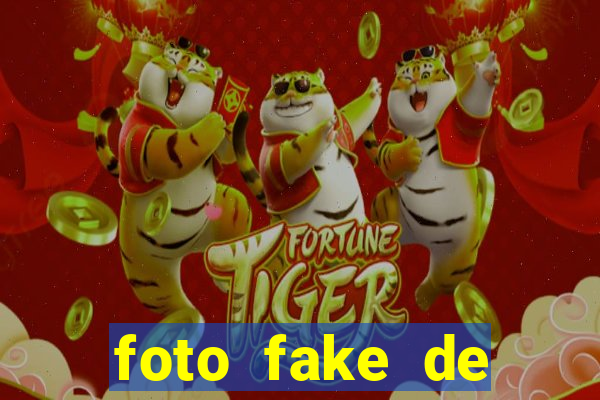 foto fake de menina no espelho cabelo cacheado
